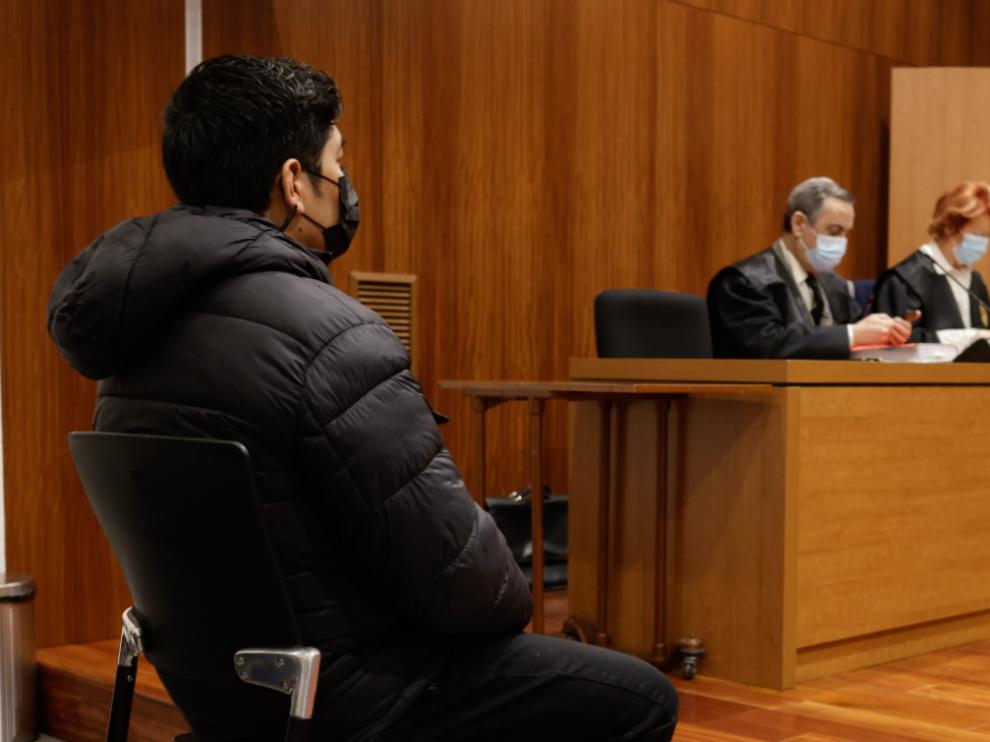 El acusado, durante el juicio que ha comenzado este martes en la Audiencia de Zaragoza.