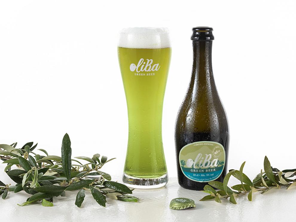 Oliba Green Beer es la primera cerveza verde de oliva del mundo.