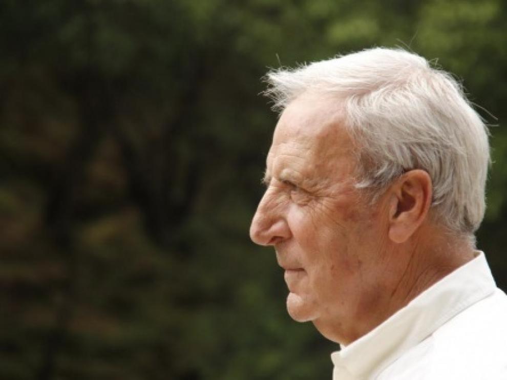 Fernando San Agustín trabaja actualmente como consultor y asesor de empresas y gobiernos.
