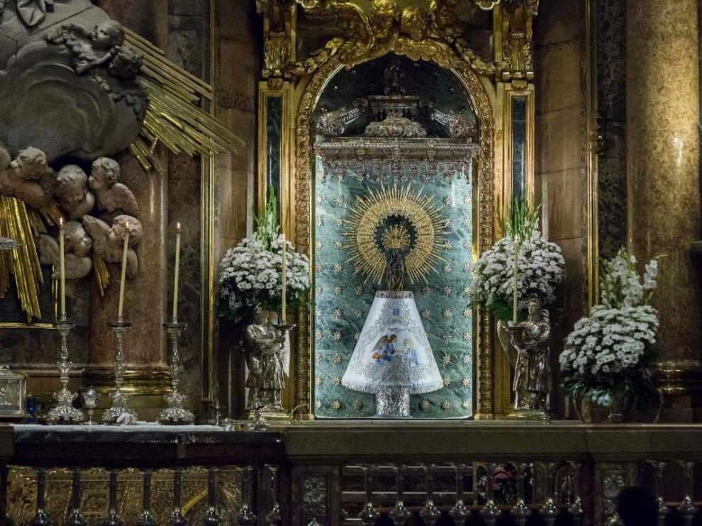 La Virgen del Pilar en el interior de la Basílica.