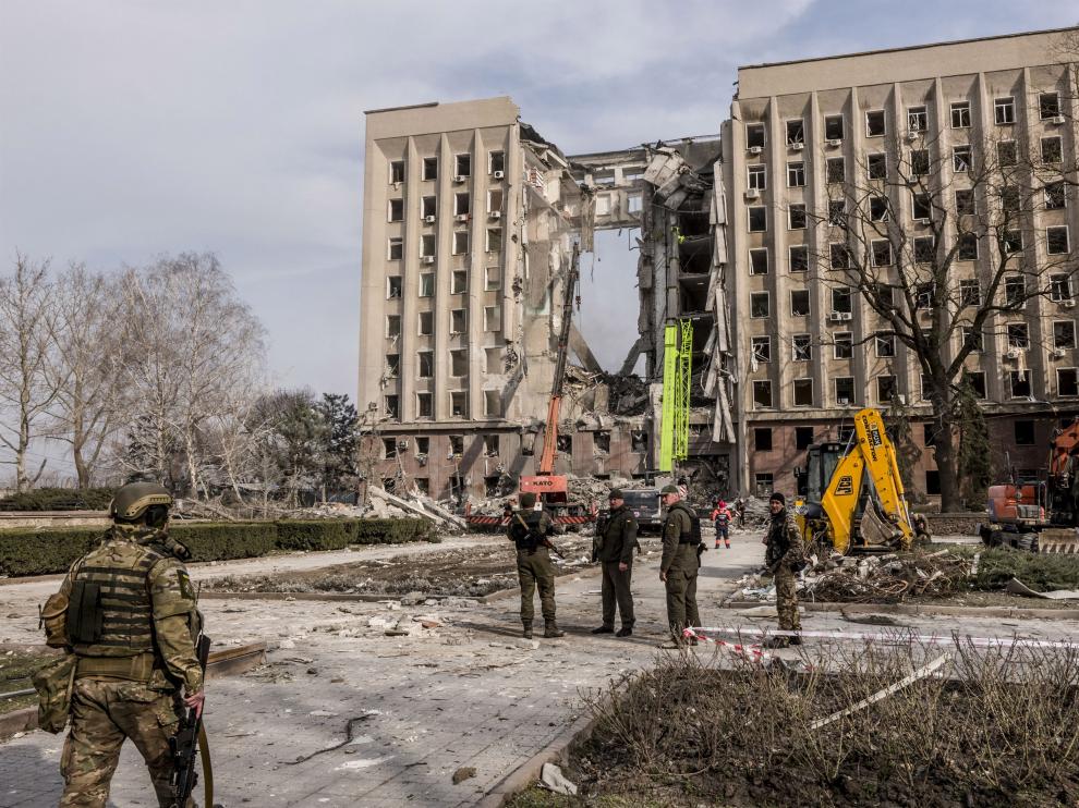 Daños en el principal edificio administrativo de la ciudad de Mikolai.