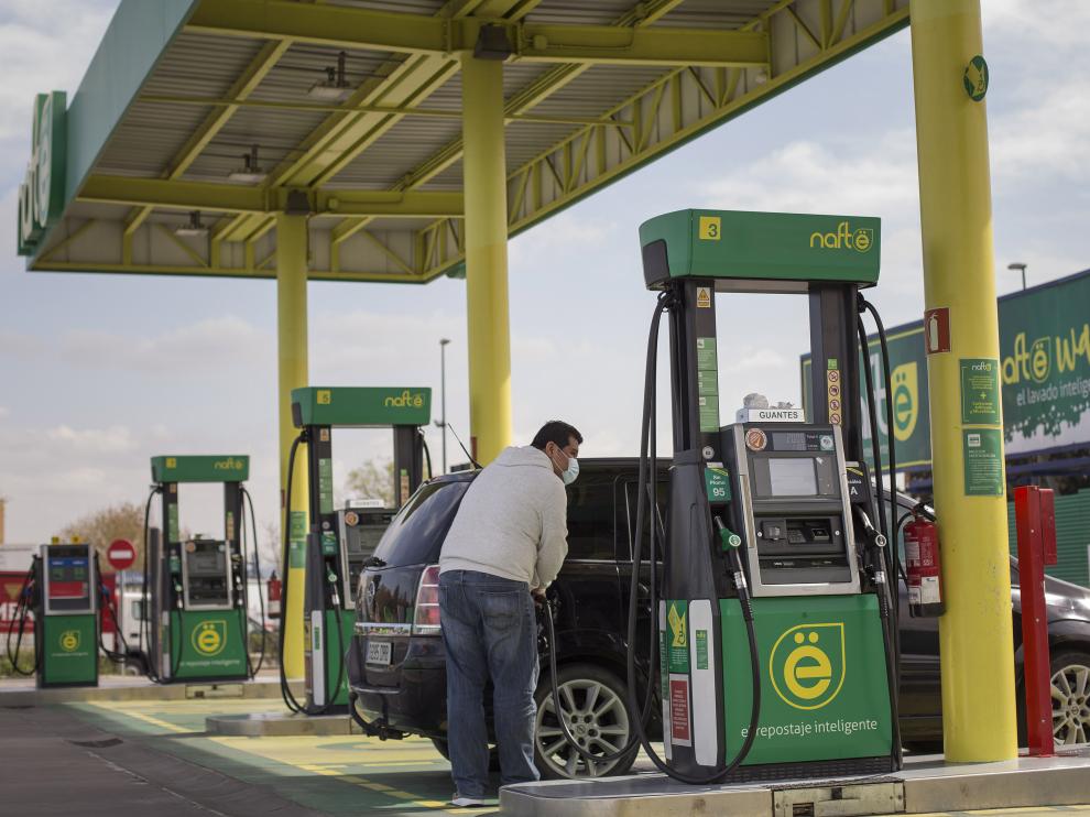 El gasóleo alcanza un precio medio récord de 1,837 euros en las gasolineras