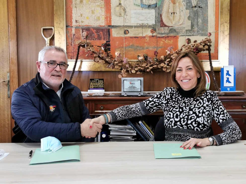 Firma del convenio entre el Ayuntamiento y la Asociación Provincial del Auto Taxi