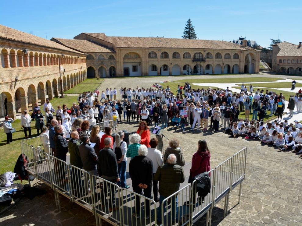 Concentración por la paz en la Ciudadela de Jaca.