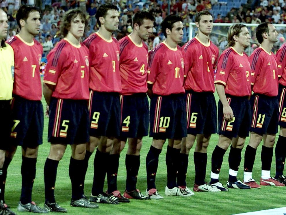 Con este equipo formó España ante Grecia en La Romareda en 2003.