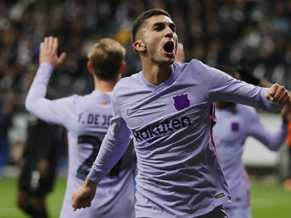 Ferrán Torres marcó el gol que alivió a los de Xavi.