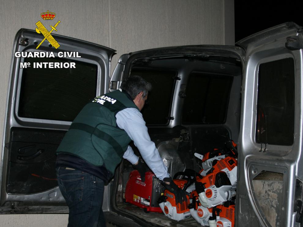 Las motosierras que robó en Teruel el detenido en Reus