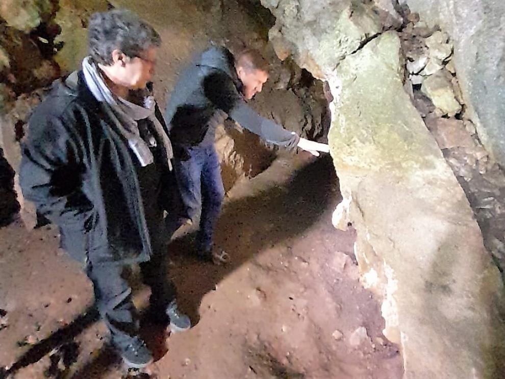 Marisancho Menjón durante su visita al yacimiento de Els Trocs.