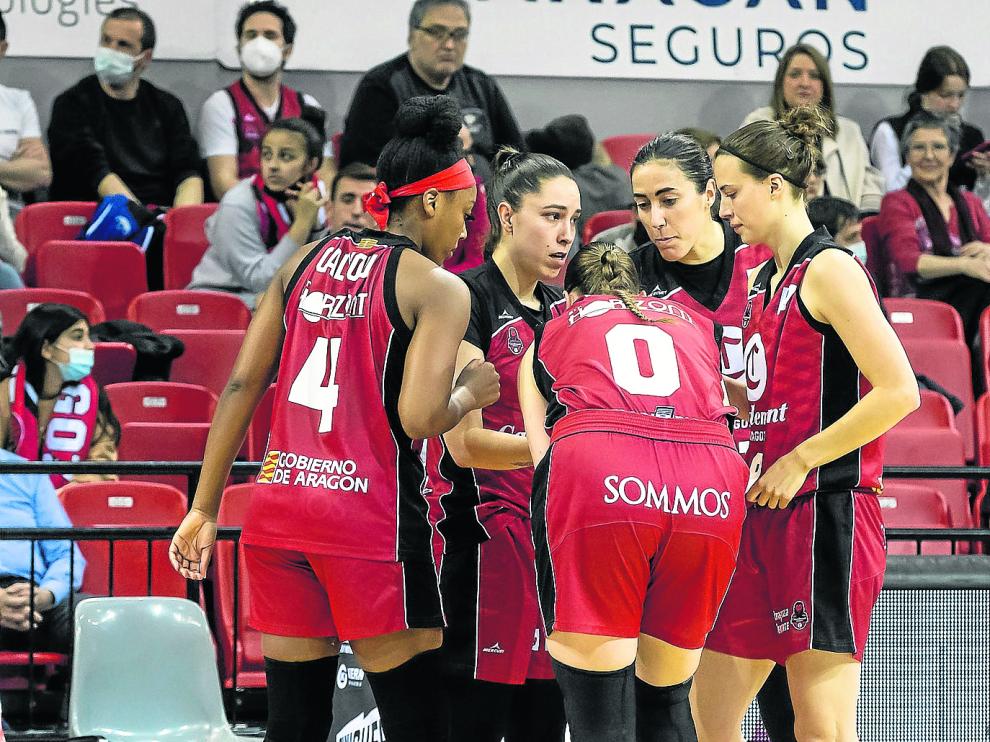 Las jugadoras del Casademont, en el partido de este domingo ante el Cadí La Seu.