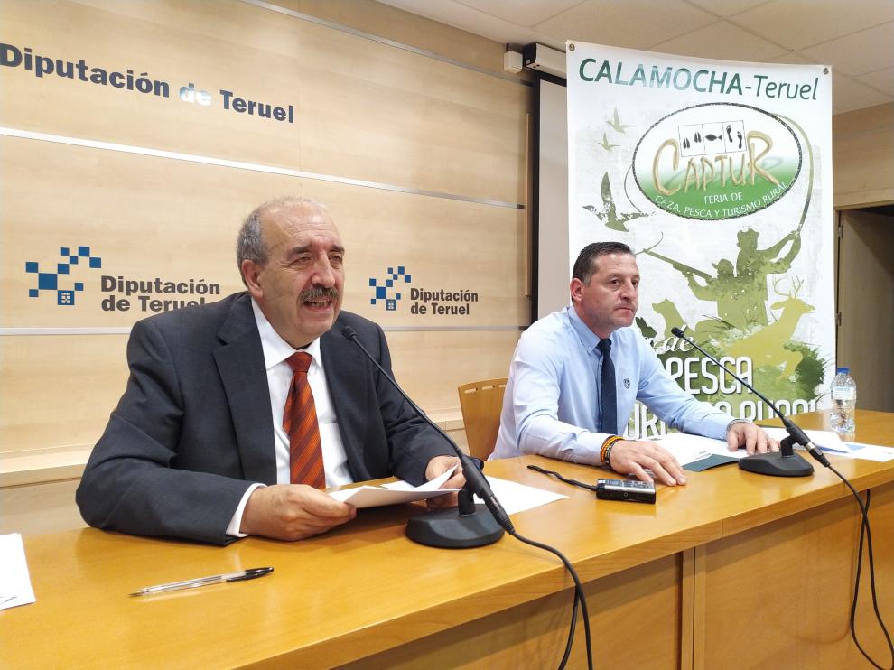 Manuel Rando, a la izquierda, con el gerente de Captur, Juan Ignacio Ibáñez, en la DPT.