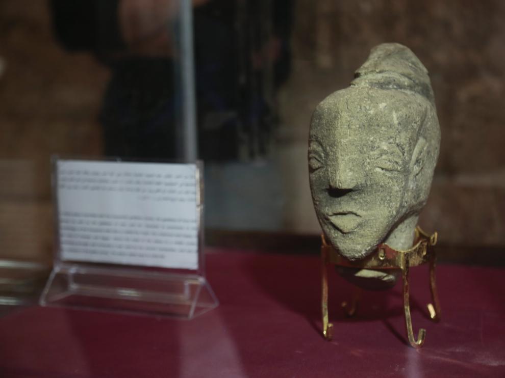 Vista de la estatua de 4.500 años de antigüedad que se exhibe en el museo Qasr al Basha.