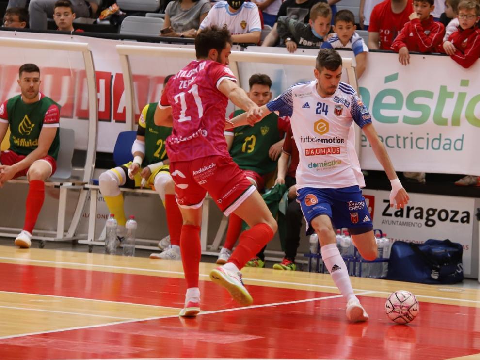 Un instante del encuentro entre el Fútbol Emotion Zaragoza y el Córdoba Patrimonio.
