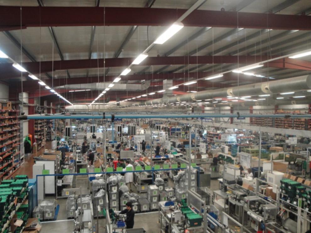 Imagen de la planta de Kongsberg Automotive en Épila que emplea a 300 trabajadores.