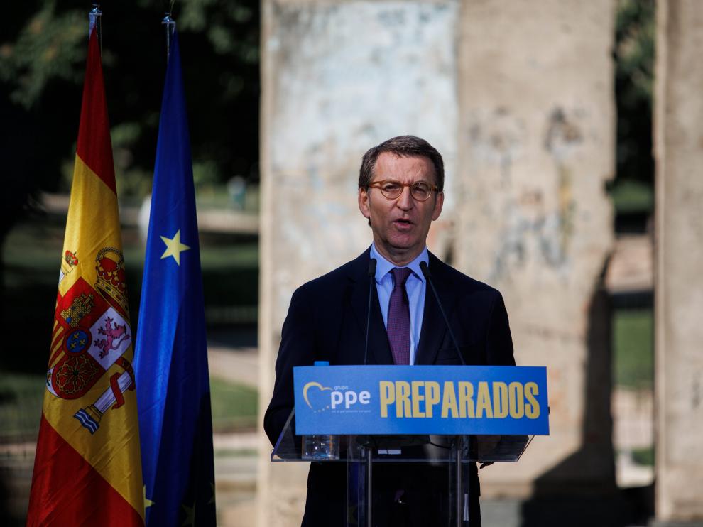 El presidente nacional del PP, Alberto Núñez Feijóo, participa en el acto organizado por el PP para conmemorar el Día de Europa y el LXXII aniversario de la Declaración Schuman.