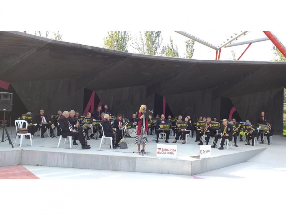 La banda durante una actuación en la cúpula geodésica del parque de la Granja de la capital aragonesa el pasado 16 de octubre.
