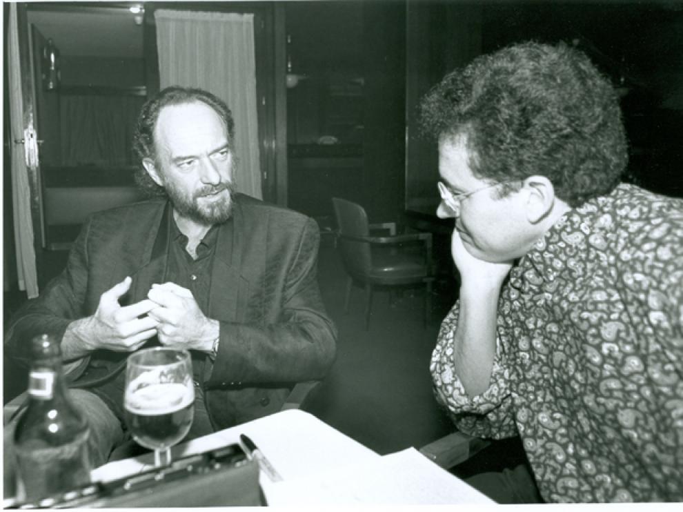 Ian Anderson en 1992, en plácida conversación en un hotel zaragozano