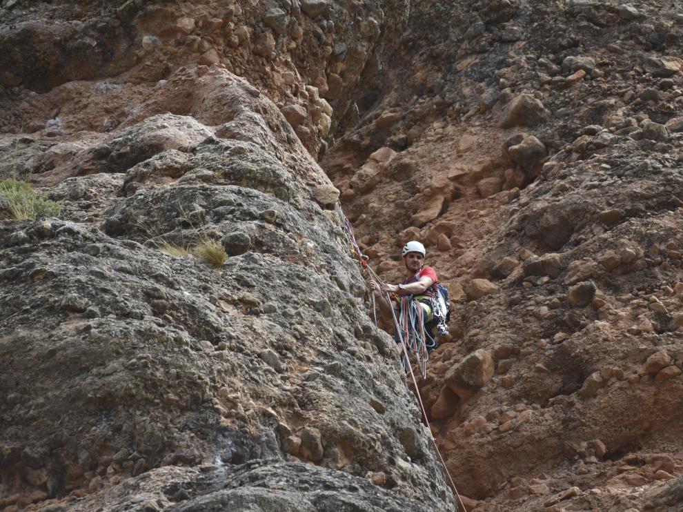 Un escalador, este sábado en los Mallos de Riglos, donde hay más de 200 vías abiertas.