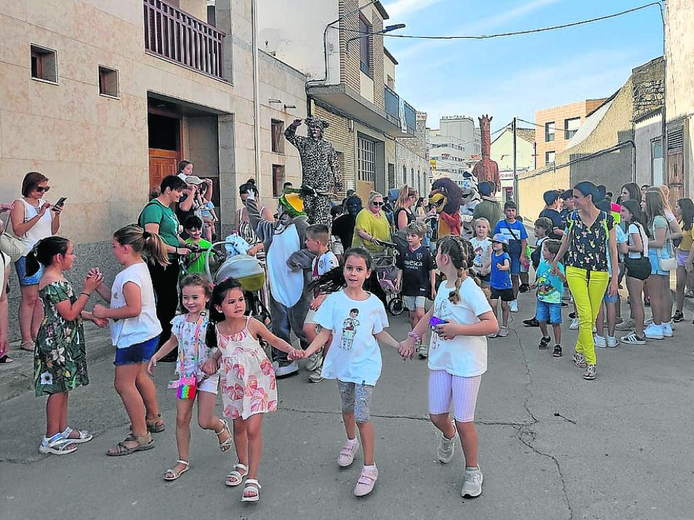 Los más pequeños ya disfrutaron ayer de un pasacalles como antesala de las fiestas.
