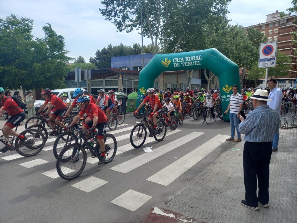 Salida del Día de la Bicicleta en la calle San Juan Bosco de Teruel.