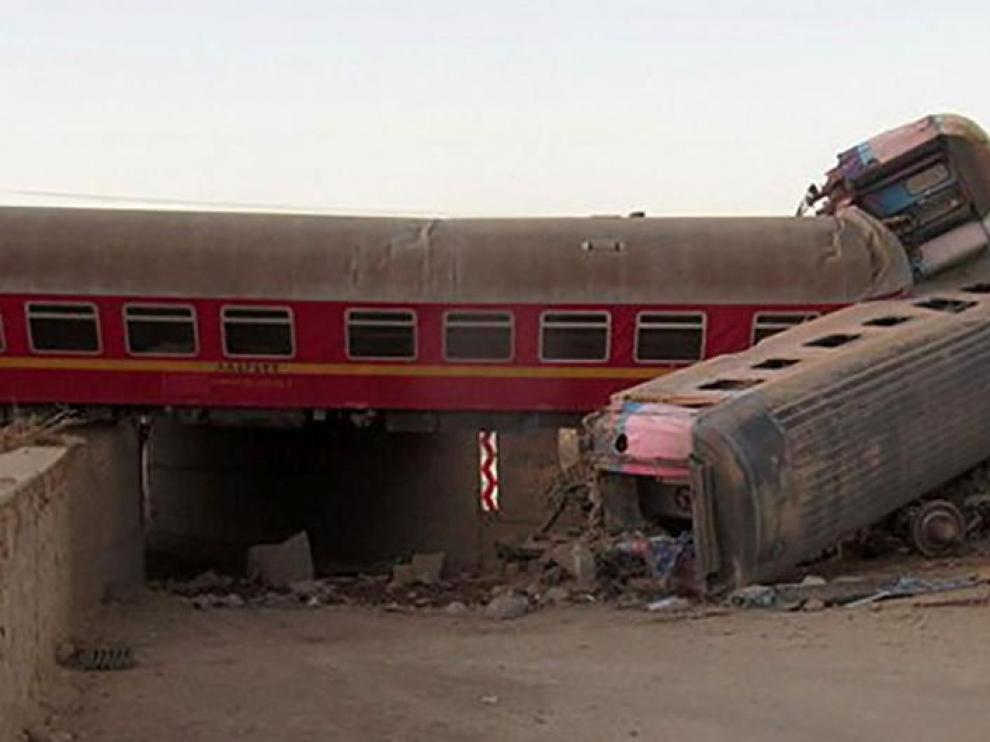 Casi veinte muertos en un accidente de tren en Irán.