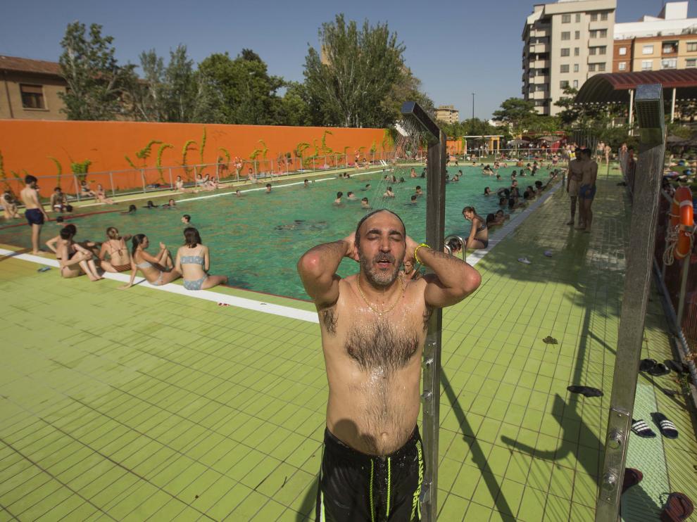 Ola de calor en Zaragoza: foto de las piscinas del CDM La Hípica