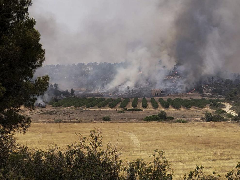 Incendio en Nonaspe (Zaragoza) este viernes. El fuego avanza sin control y ya ha arrasado 1.700 hectáreas.