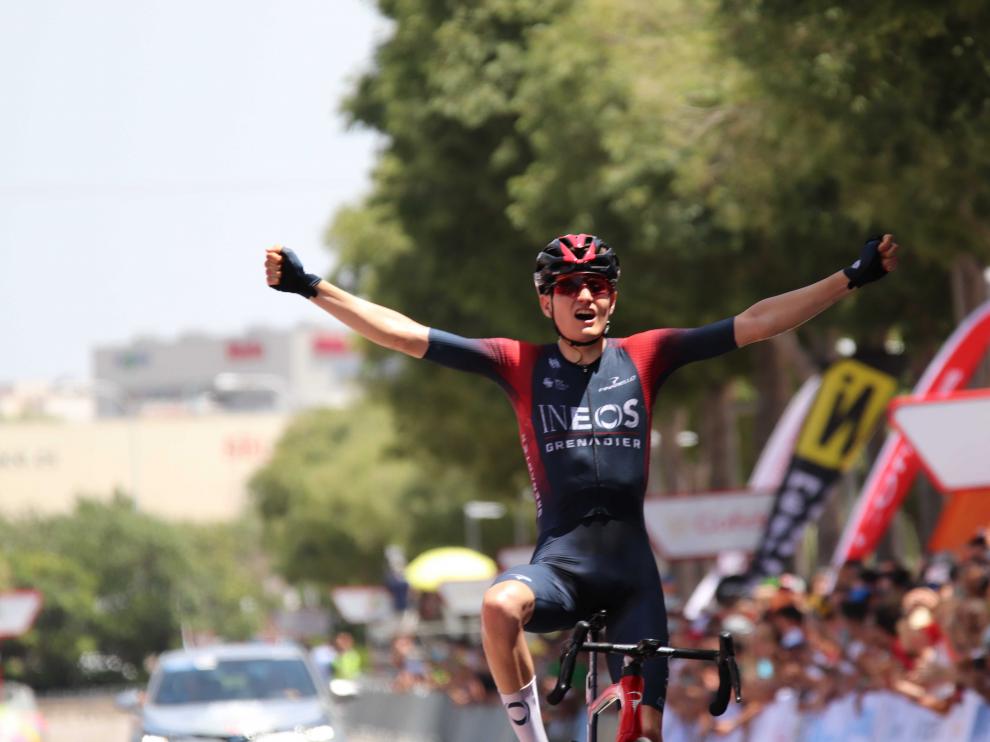 Carlos Rodríguez levanta los brazos tras proclamarse campeón nacional.