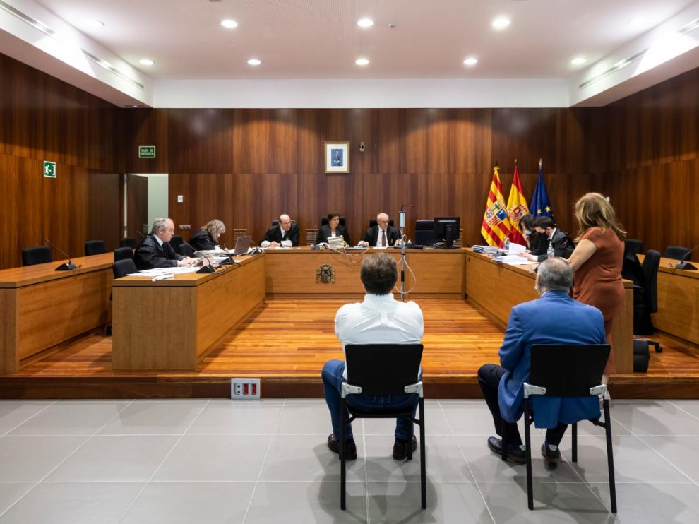 Los acusados, durante el juicio celebrado este miércoles en la Audiencia de Zaragoza.