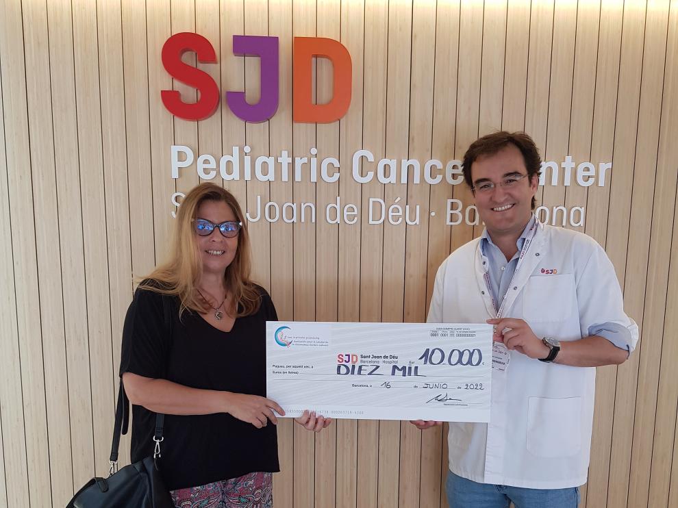 Mónica Sarasa y Ángel Montero firmaron el día de la firma del acuerdo, con motivo de la inauguración del SJD Pediatric Cancer Center Barcelona