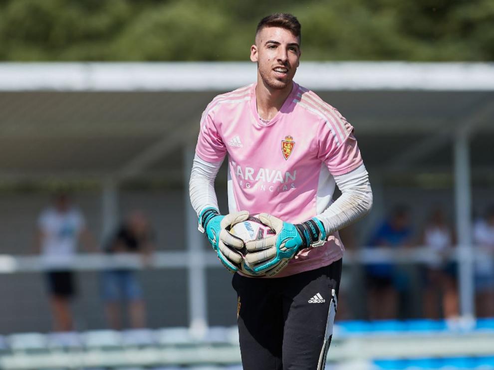 Daniel Rebollo, nuevo portero del Real Zaragoza, en la mañana de este martes en el entrenamiento en Boltaña.