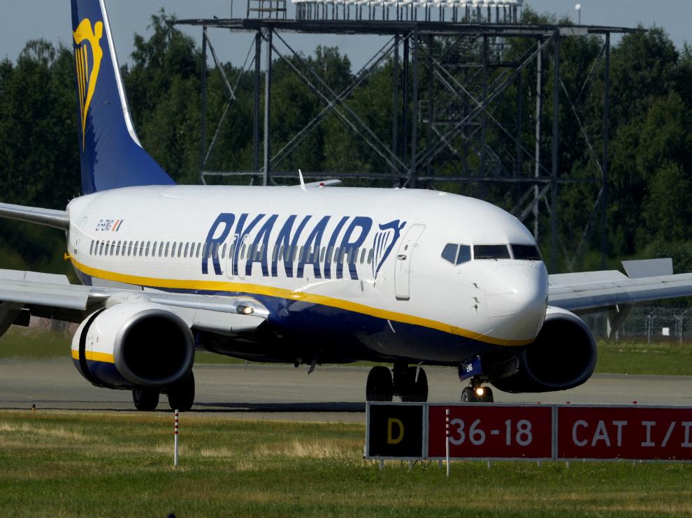 FILE PHOTO: Ryanair aircraft Boeing 737-8AS lands at Riga International Airport