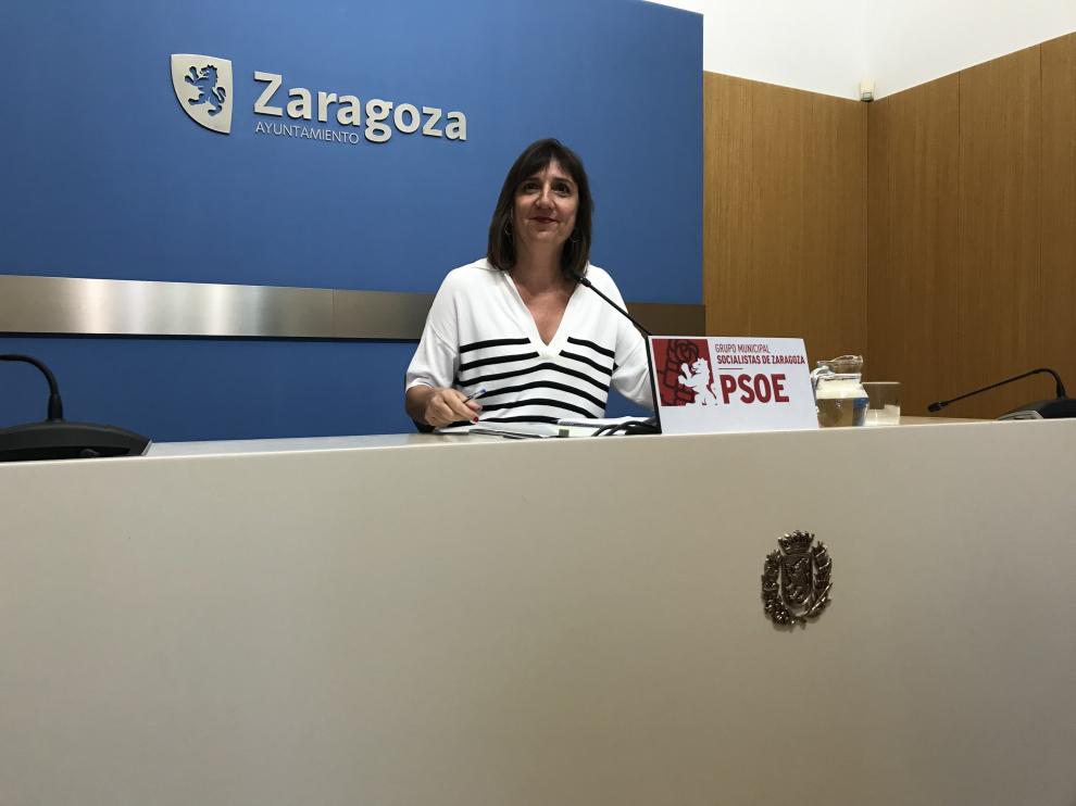 Lola Ranera, en una comparecencia en el Ayuntamiento de Zaragoza.
