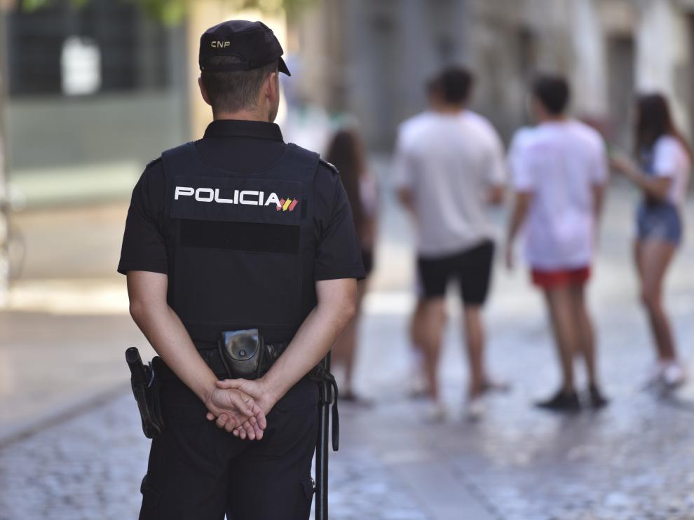 La Policía Nacional reforzó el operativo con agentes llegados de otras partes de Aragón.
