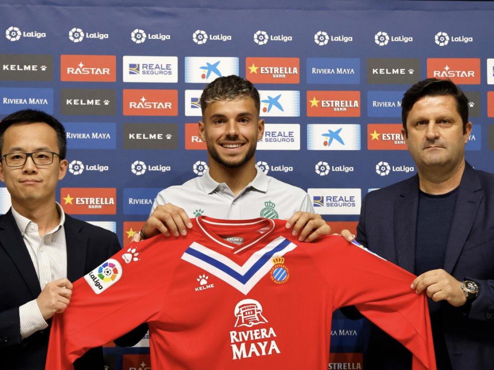 R.C.D. Espanyol - Página 2 Alvaro-fernandez-en-su-presentacion-como-nuevo-portero-del-espanyol