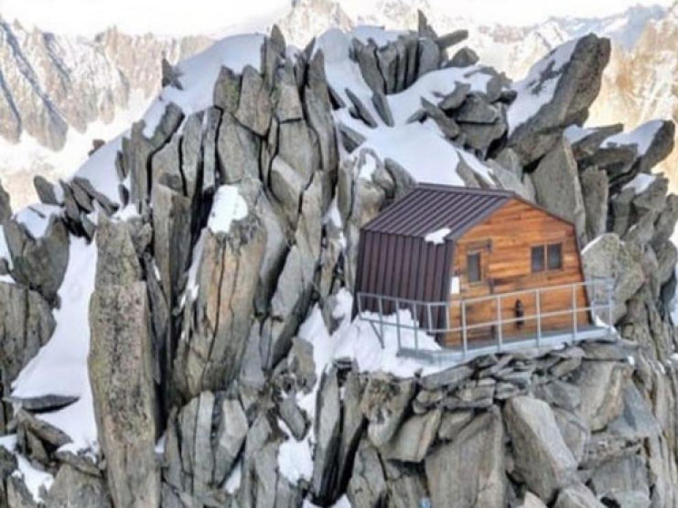 El refugio histórico La Fourche en Mont Blanc, antes de derrumbarse.