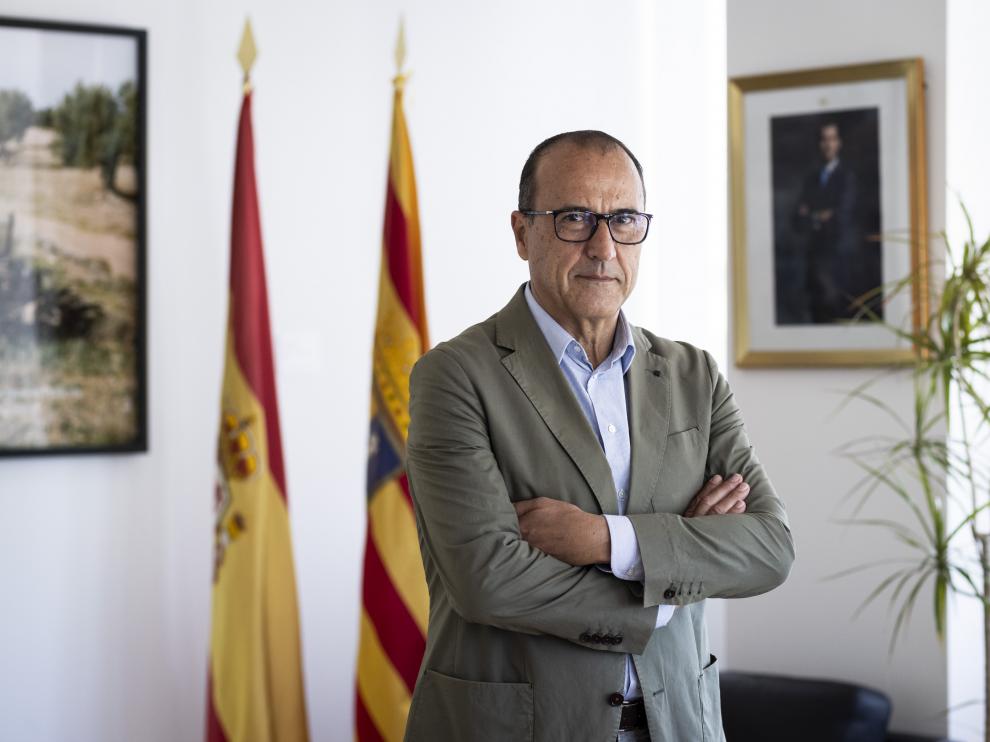El consejero de Educación, Cultura y Deporte, Felipe Faci, en su despacho.