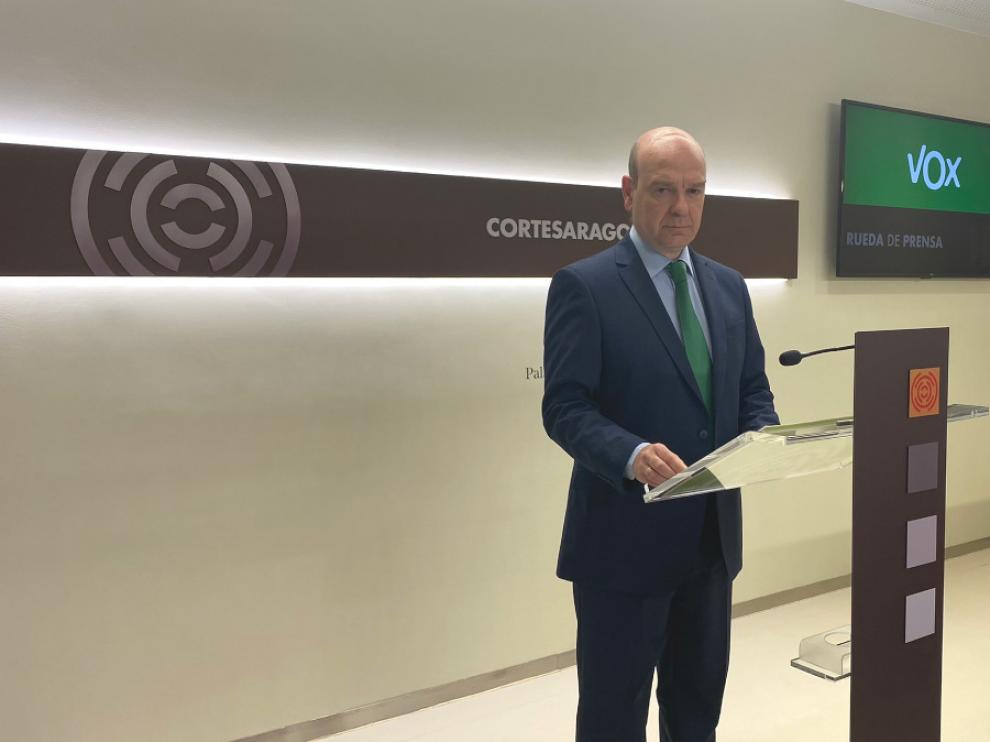 El portavoz de Vox, Santiago Morón, en la rueda de prensa celebrada este martes.