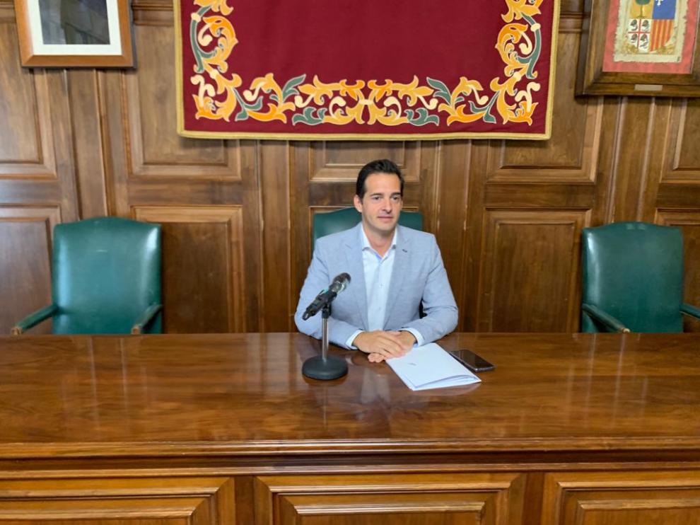El concejal de Empresas, Autónomos, Comercio y Empleo, Ramón Fuertes, en la presentación del plan.