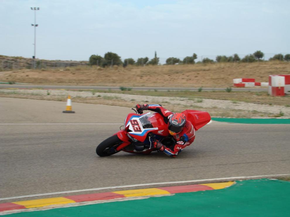 Marc Márquez se probó el lunes con una moto de calle en el circuito de karting.