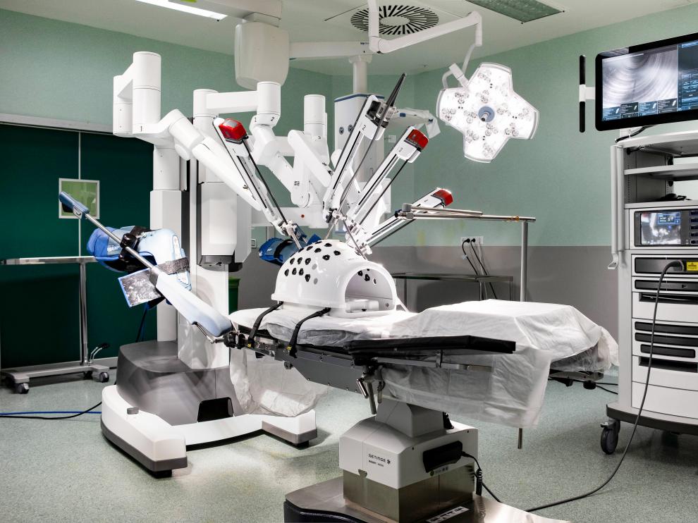 La tecnología de cirugía robótica Da Vinci, en uno de los quirófanos del hospital Viamed Montecanal.