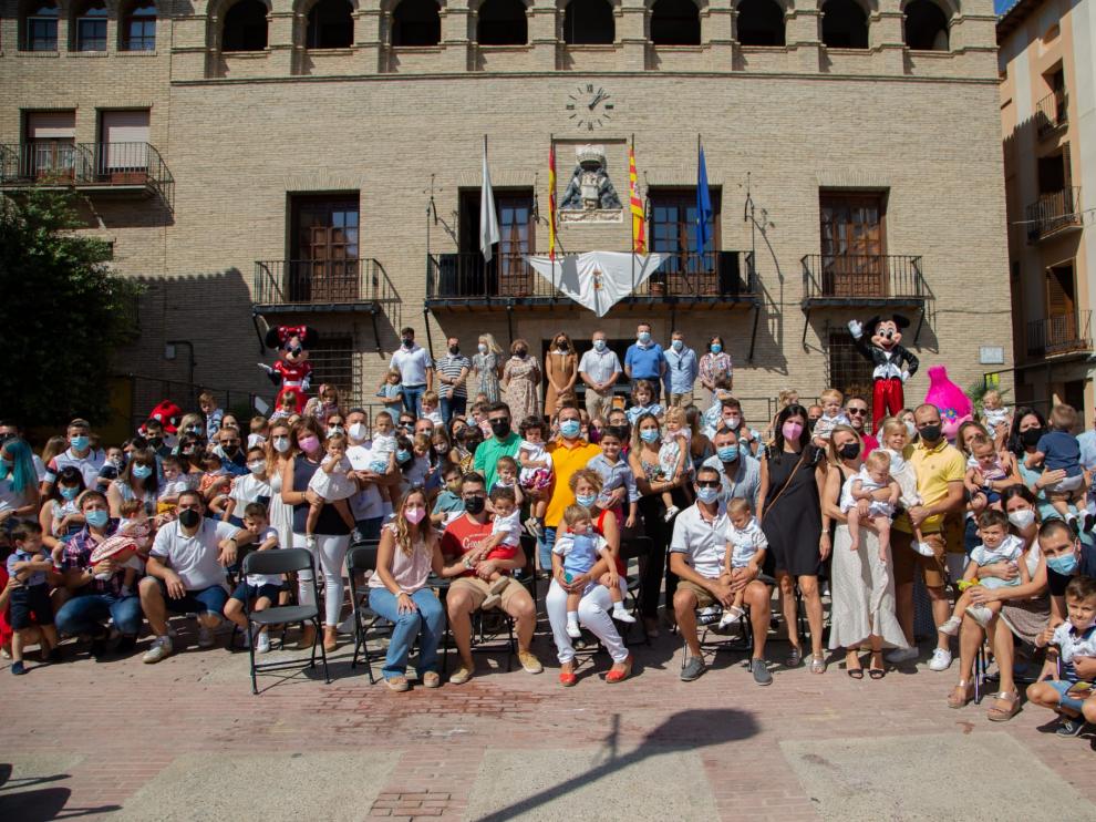 Puesta del pañuelo de los niños y niñas empadronados en Borja en los años 2019 y 2020.