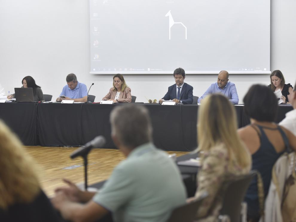 Reunión celebrada por el alcalde de Huesca con otros 17 municipios.