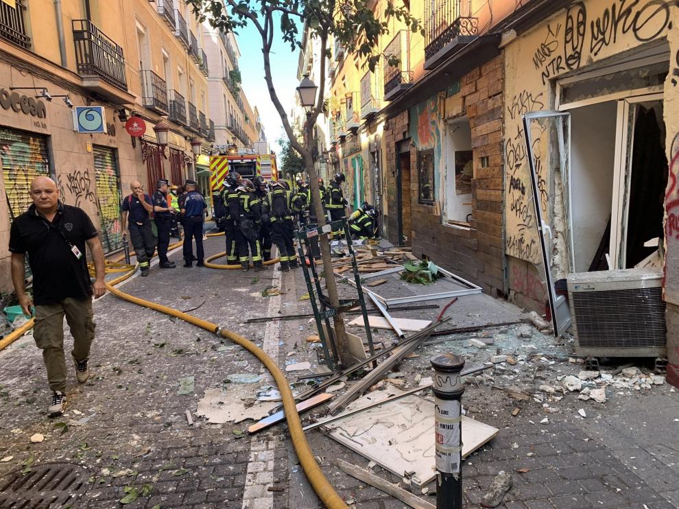 Así ha quedado la calle del barrio madrileño tras la explosión.