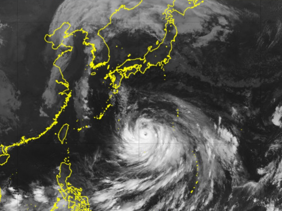 Imagen del tifón ofrecida por la Agencia de Meteorología de Japón
