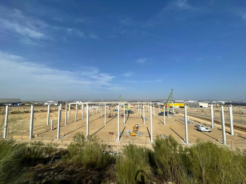Los pilares ya se aprecian en la segunda promoción en marcha de Panattoni en una parcela de Plaza de 42.500 metros cuadrados.
