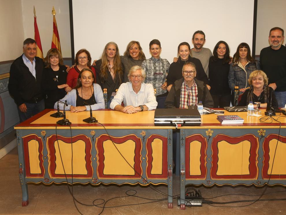 Foto de grupo durante la clausura del Seminario de Fotografía y Periodismo de Albarracín.
