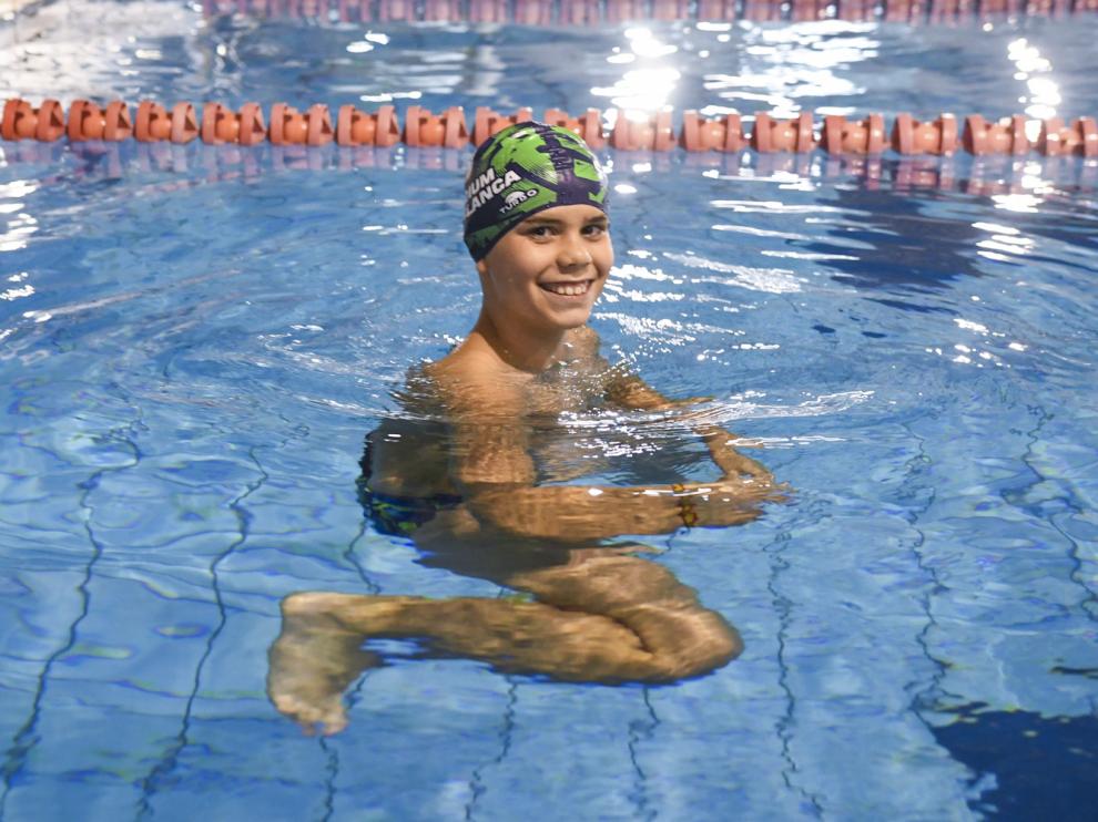 El joven Daniel Cavero, de solo 11 años, en la piscina del Stadium Casablanca.
