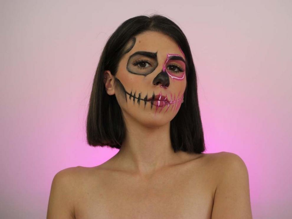 Cristina González es maquilladora profesional y arrasa en Instagram y TikTok con su perfil @escaladecrises.