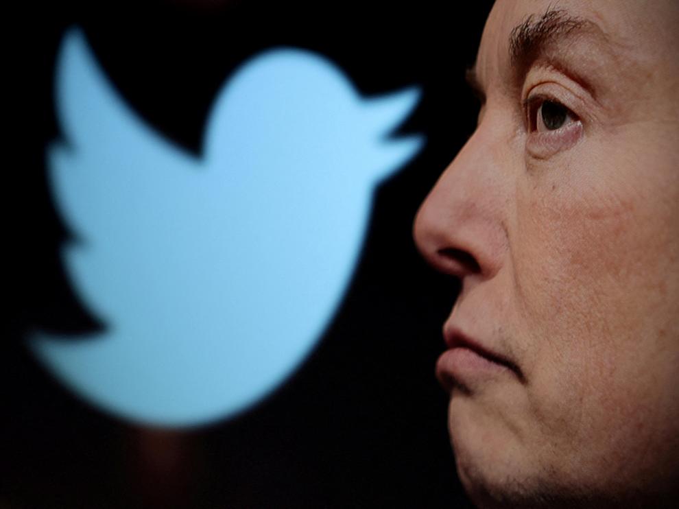 Ilustración de Elon Musk y el logo de Twitter