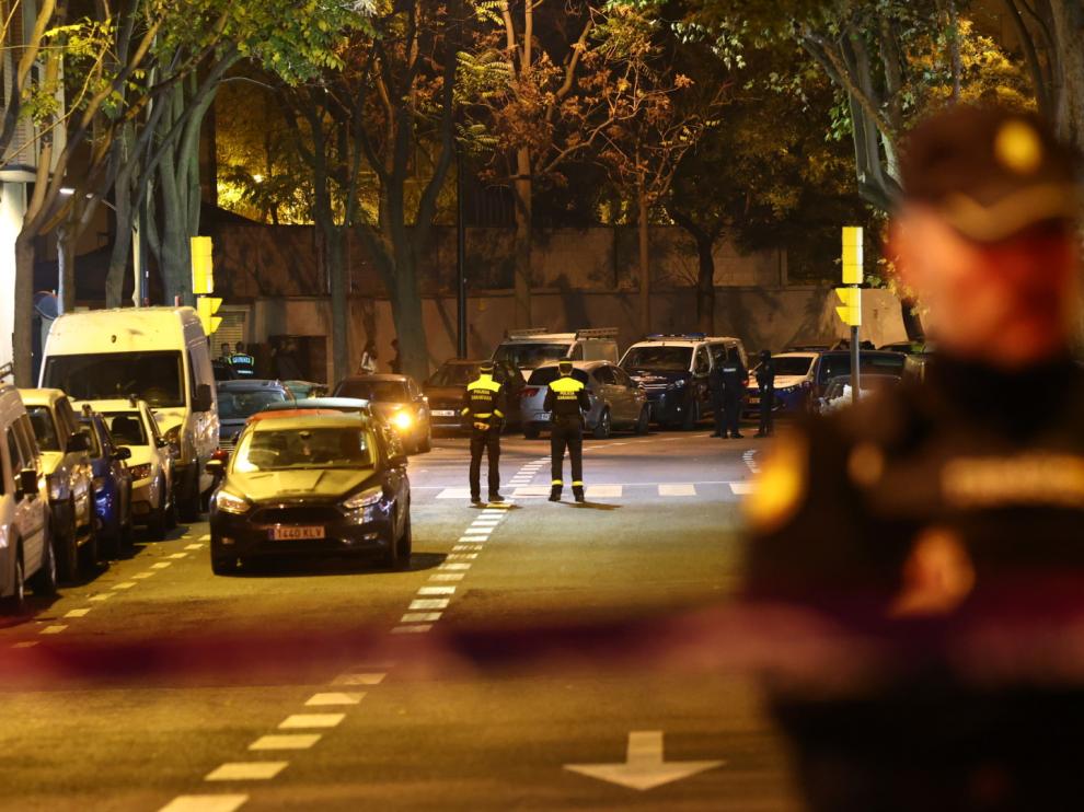 Dispositivo policial activado en el barrio de la Magdalena por la alerta en la empresa Instalaza